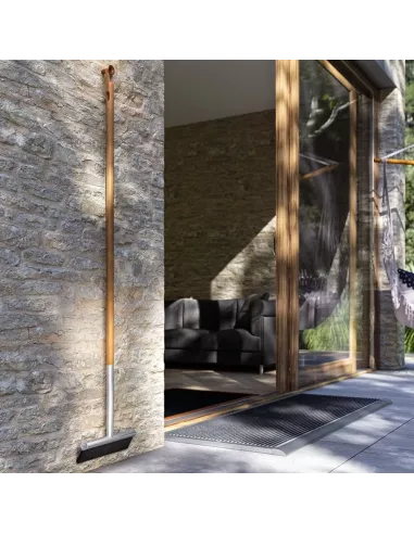 Balai extérieur en frêne